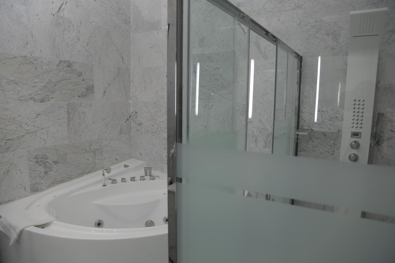Hotel Ahoefa King Salomon Garden 로메 외부 사진